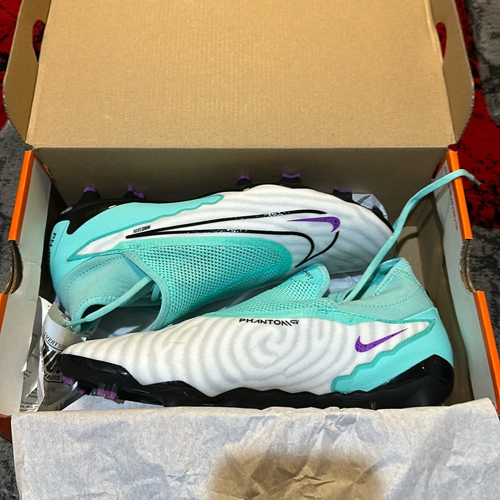 Phantom gx pro Nike cleats